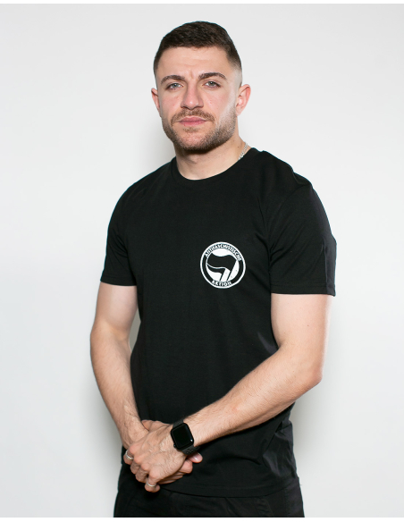 Wer gegen Nazis kämpft... - No Borders - T-Shirt - Black