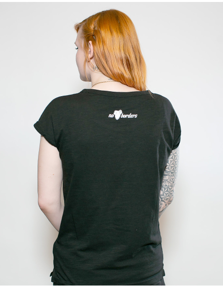 Kein Mensch ist illegal - No Borders - T-Shirt tailliert -