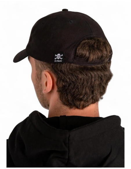 St. Pauli - Bascap - Antifascist Football Club - Model Back St. Pauli - Bascap - Antifascist Football Club - Model Back