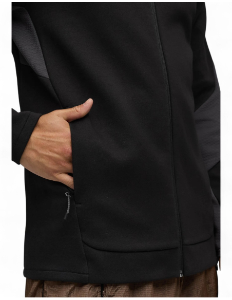 St. Pauli - Kapuzenjacke - Puma "Staff" - Schwarz - Detail - Seite St. Pauli - Kapuzenjacke - Puma "Staff" - Schwarz - Detail - Seite