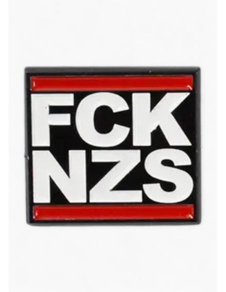 true-rebel-metall-pin-fck-nzs-schwarz-front