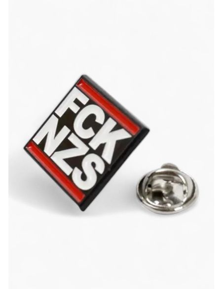 true-rebel-metall-pin-fck-nzs-schwarz-detail true-rebel-metall-pin-fck-nzs-schwarz-detail